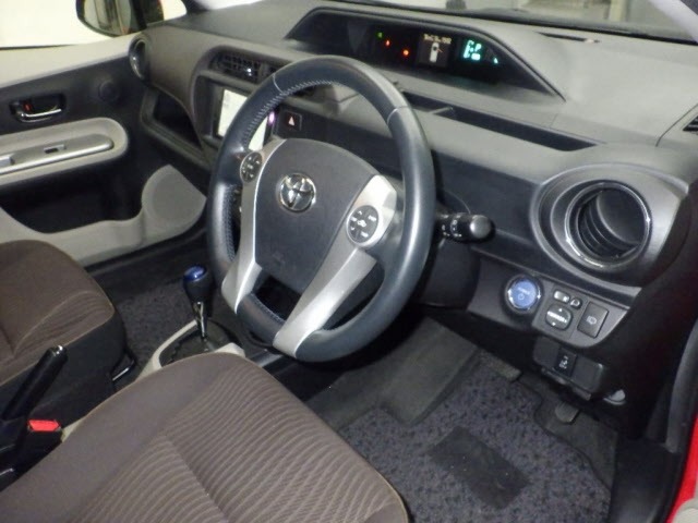 Toyota AQUA 2012 8586385-3