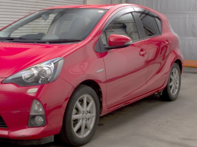 Toyota AQUA 2012 8586385-4