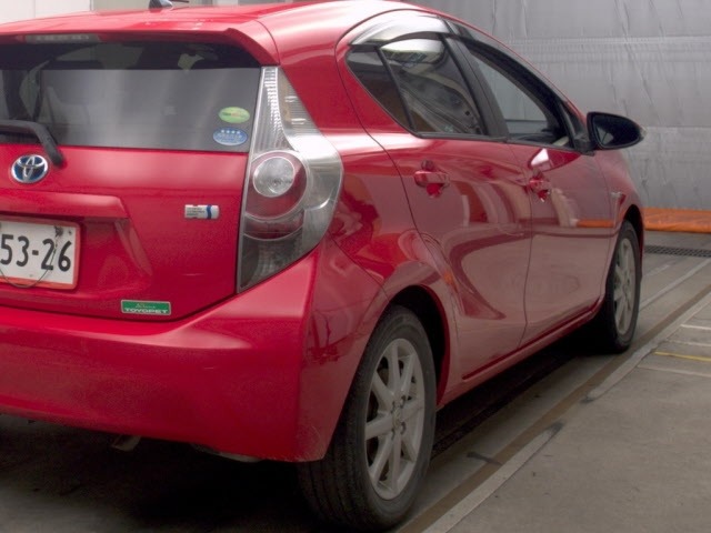 Toyota AQUA 2012 8586385-5