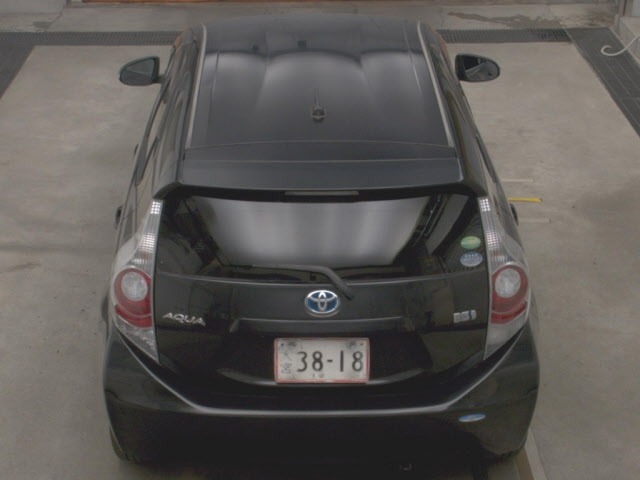 Toyota AQUA 2013 8586389-7