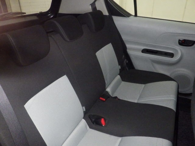 Toyota AQUA 2013 8586389-8