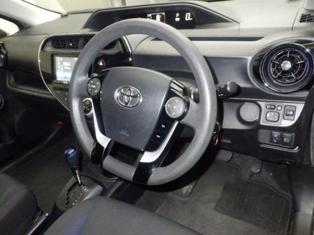 Toyota AQUA 2021 8586390-3
