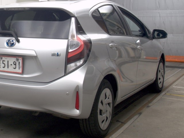 Toyota AQUA 2021 8586390-5