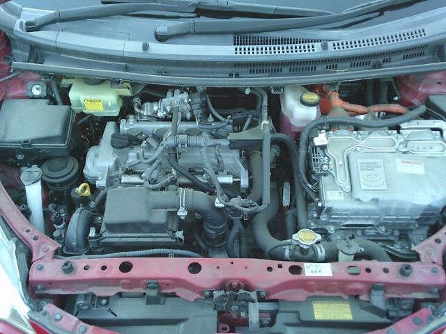 Toyota AQUA 2013 8586408-8