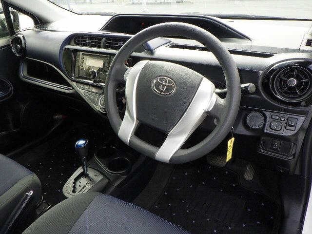 Toyota AQUA 2015 8586421-3