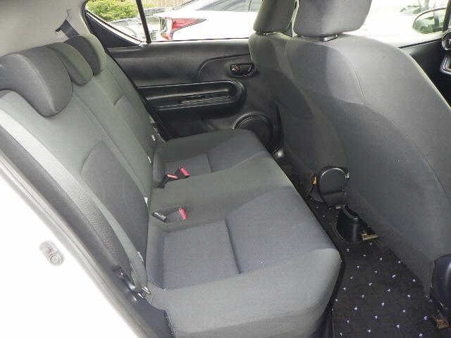 Toyota AQUA 2015 8586421-8