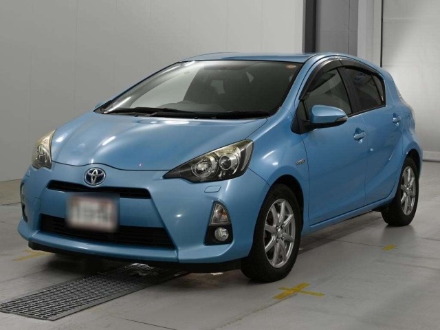 Toyota AQUA 2014 8586423-0