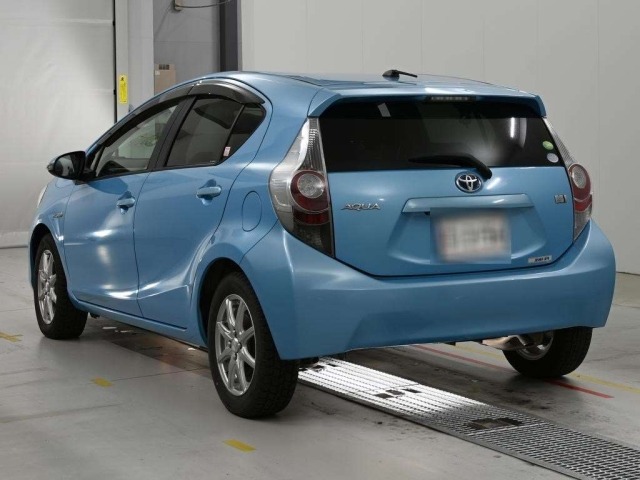 Toyota AQUA 2014 8586423-6