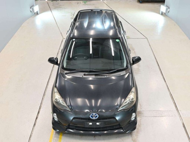 Toyota AQUA 2013 8586426-7
