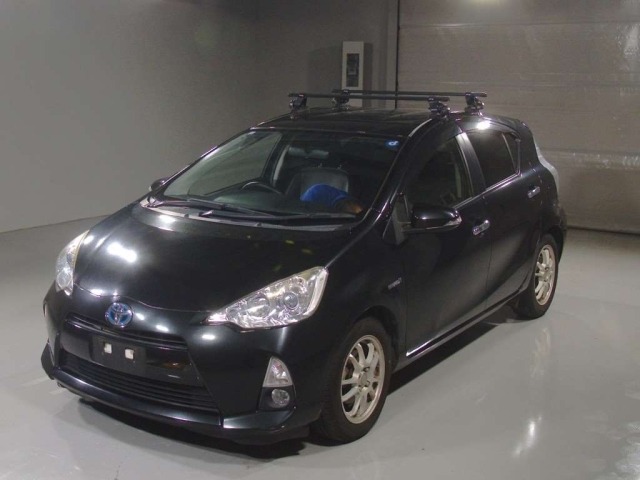 Toyota AQUA 2014 8586444-0