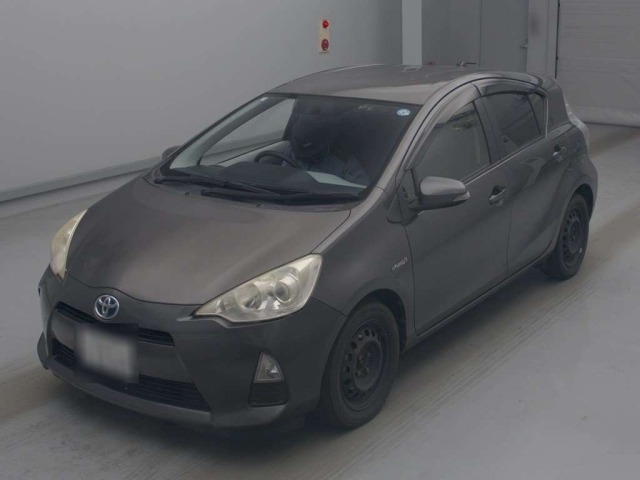 Toyota AQUA 2013 8586455-0