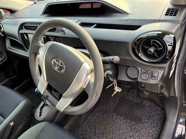 Toyota AQUA 2018 8586465-3