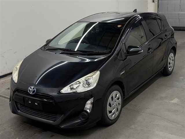 Toyota AQUA 2018 8586465-4