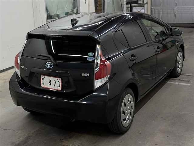 Toyota AQUA 2018 8586465-5