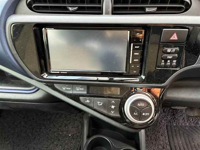 Toyota AQUA 2018 8586465-6