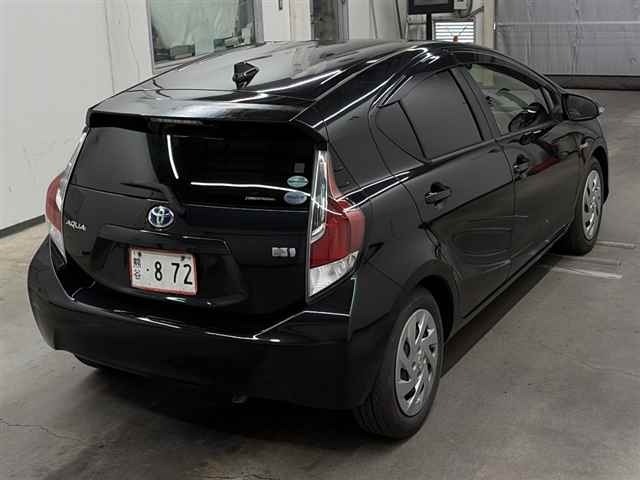 Toyota AQUA 2016 8586466-5