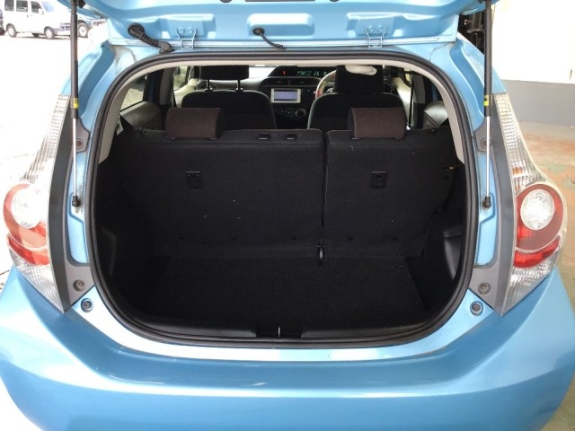 Toyota AQUA 2013 8586476-7