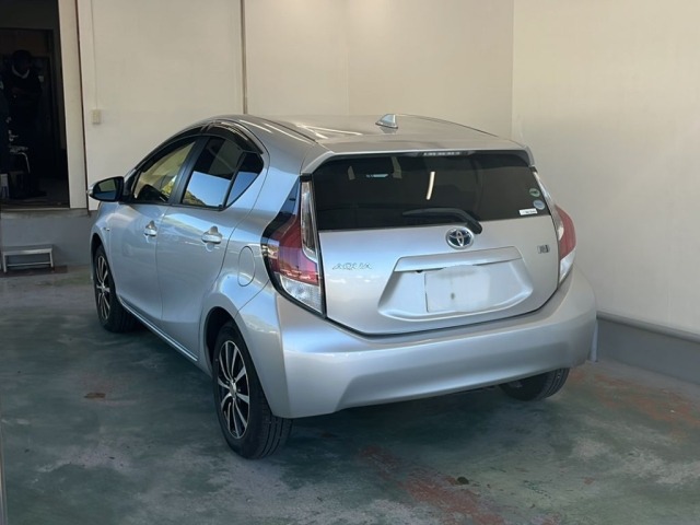 Toyota AQUA 2016 8586485-1