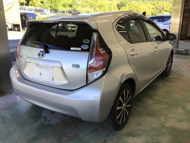 Toyota AQUA 2016 8586485-4