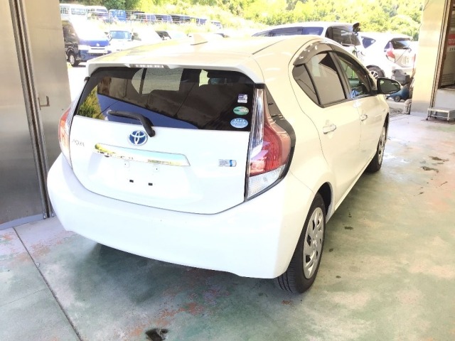 Toyota AQUA 2016 8586486-4
