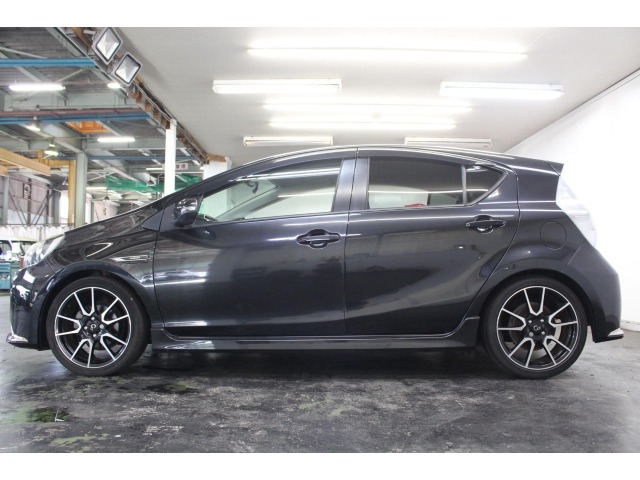 Toyota AQUA 2014 8586518-6