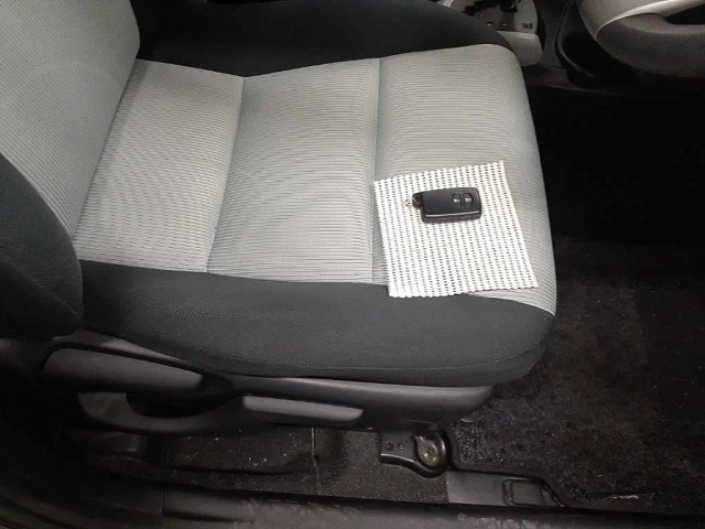 Toyota AQUA 2013 8586531-10