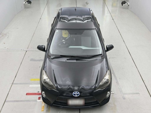 Toyota AQUA 2013 8586531-7