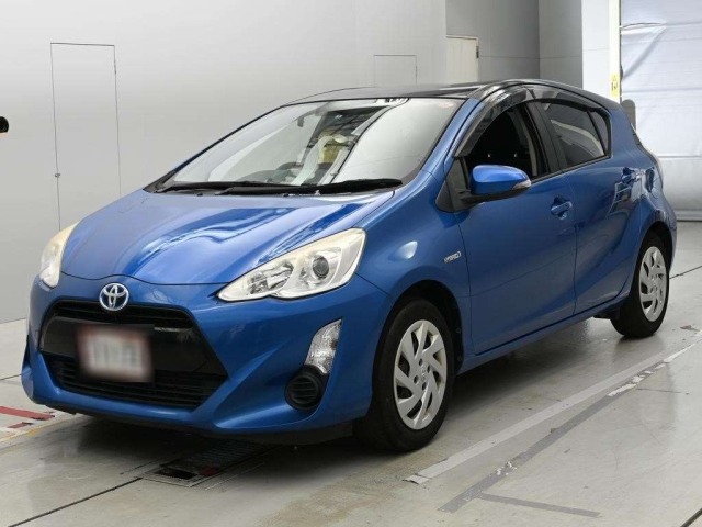 Toyota AQUA 2015 8586535-0