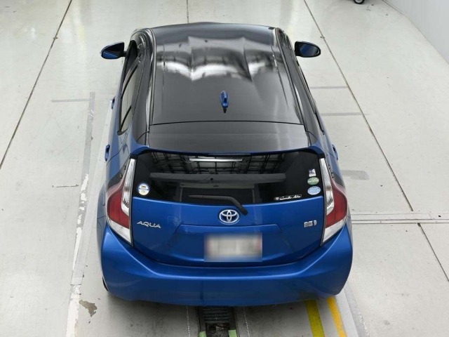 Toyota AQUA 2015 8586535-8