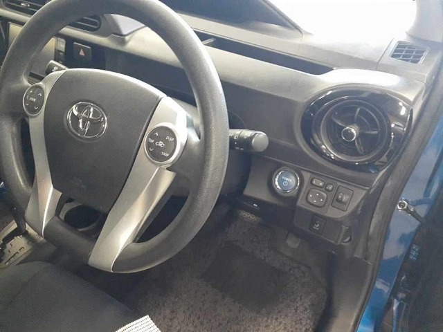 Toyota AQUA 2015 8586535-9