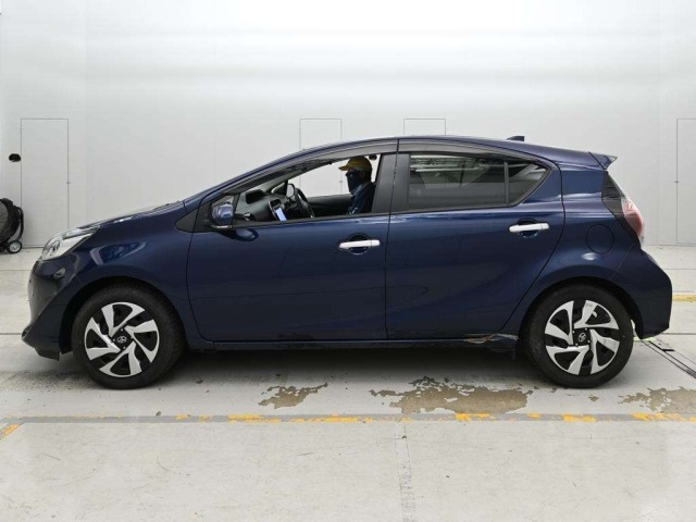 Toyota AQUA 2020 8586539-4