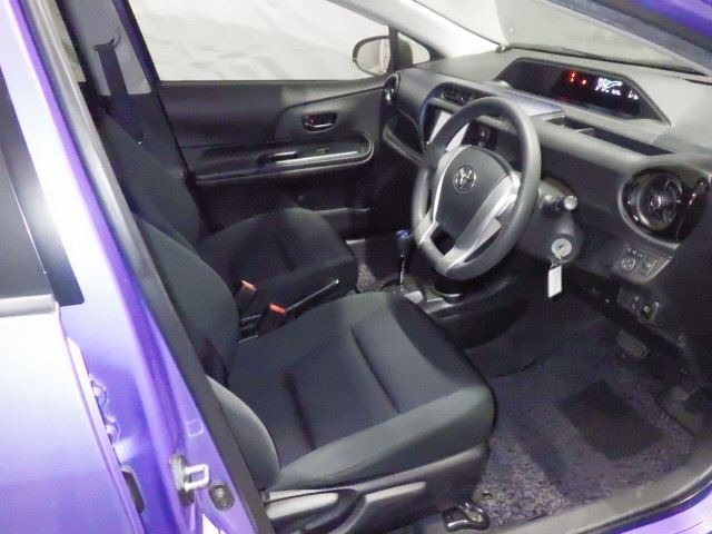 Toyota AQUA 2016 8586552-3