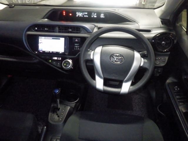 Toyota AQUA 2016 8586552-4