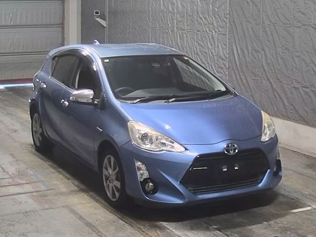 Toyota AQUA 2016 8586552-7