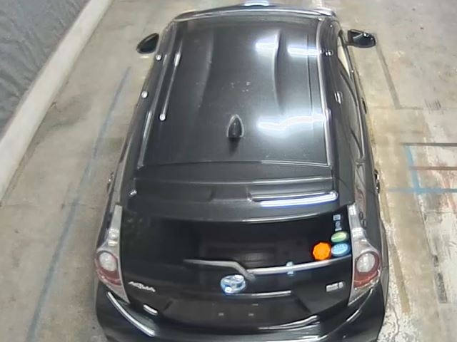 Toyota AQUA 2013 8586553-6