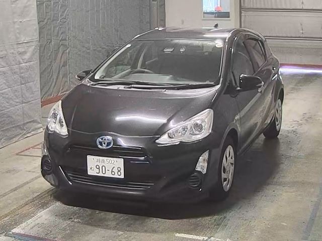 Toyota AQUA 2016 8586559-0