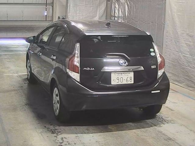 Toyota AQUA 2016 8586559-8