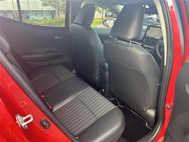 Toyota AQUA 2022 8587859-12