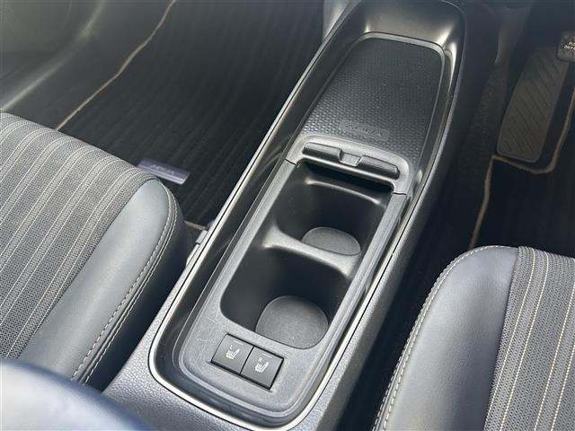 Toyota AQUA 2022 8587859-21
