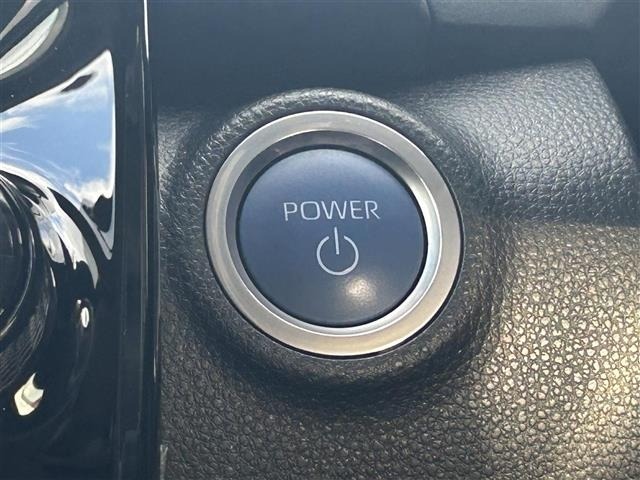 Toyota AQUA 2022 8587859-8