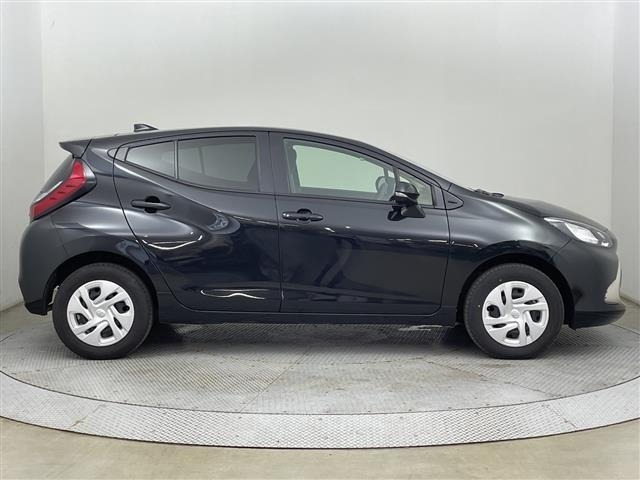 Toyota AQUA 2025 8587956-21
