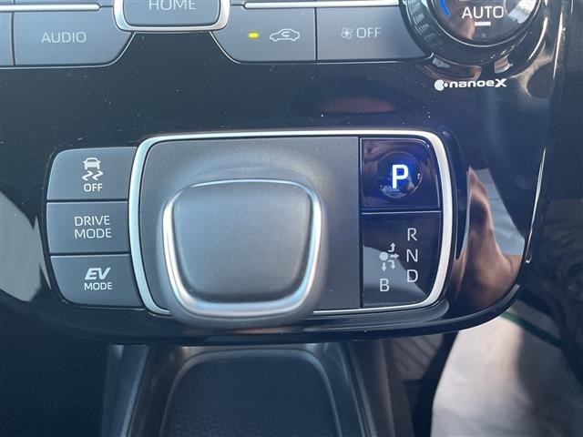 Toyota AQUA 2023 8588021-12