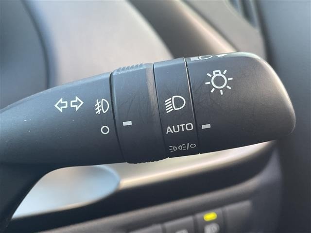 Toyota AQUA 2023 8588021-9