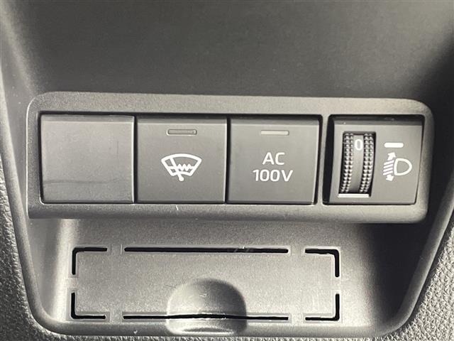 Toyota AQUA 2025 8588052-11