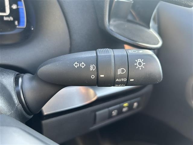 Toyota AQUA 2023 8588072-17