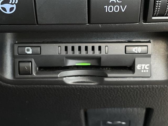 Toyota AQUA 2022 8588106-3