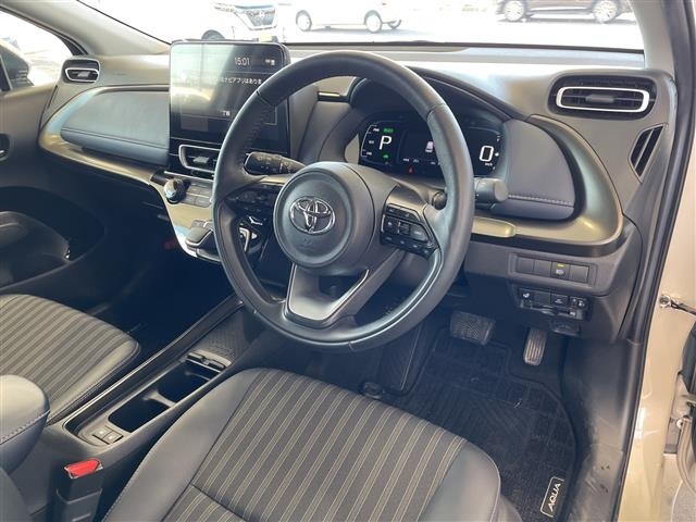 Toyota AQUA 2022 8588106-8