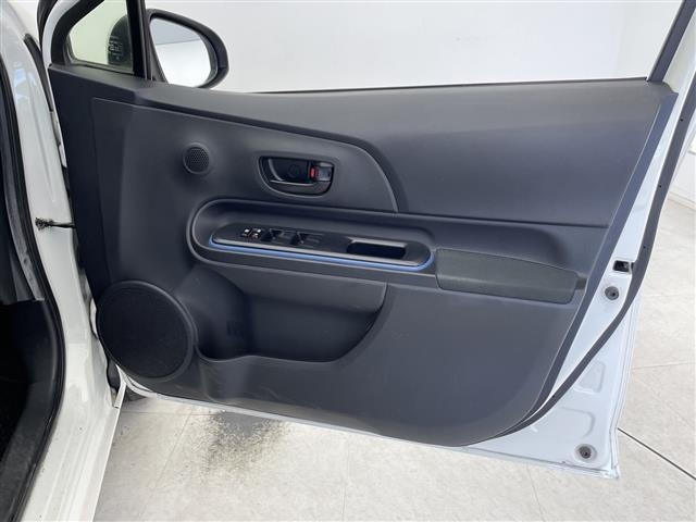 Toyota AQUA 2014 8588118-10