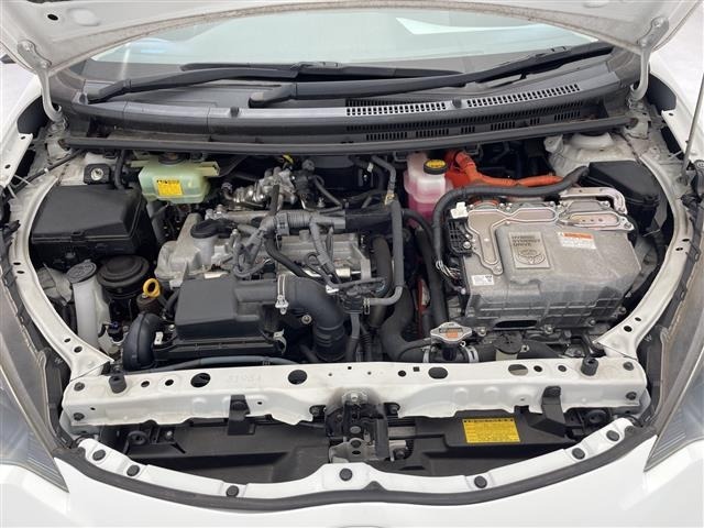 Toyota AQUA 2014 8588118-11