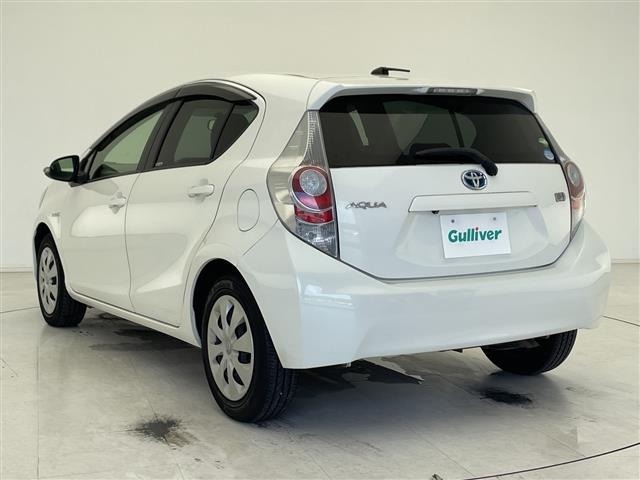 Toyota AQUA 2014 8588118-13